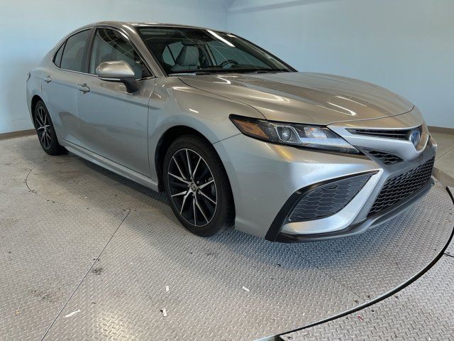 2023 Toyota Camry Hybrid SE