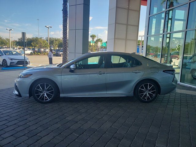 2023 Toyota Camry Hybrid SE