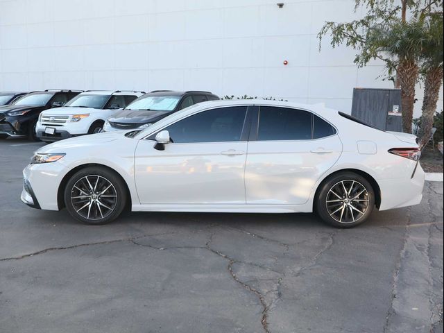 2023 Toyota Camry Hybrid SE