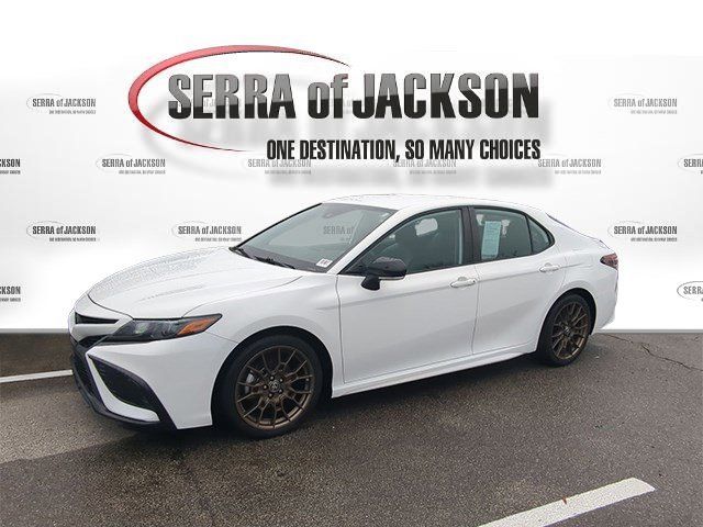 2023 Toyota Camry Hybrid SE