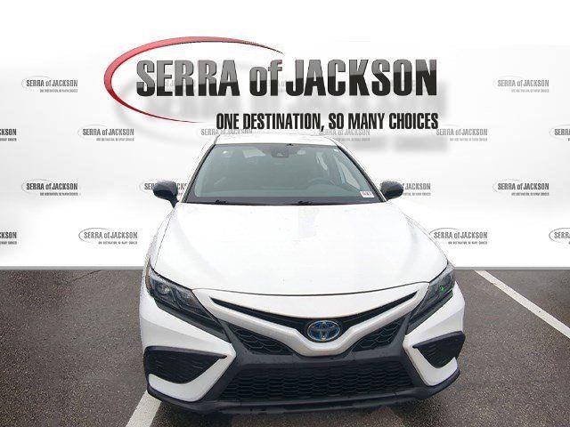 2023 Toyota Camry Hybrid SE