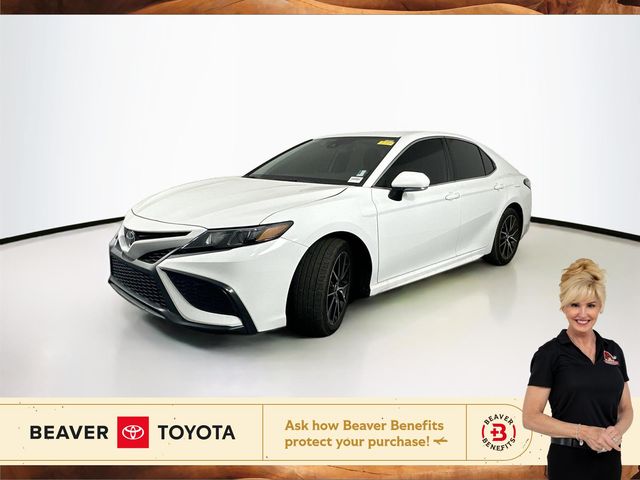 2023 Toyota Camry Hybrid SE Nightshade