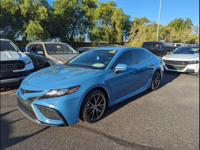 2023 Toyota Camry Hybrid SE Nightshade