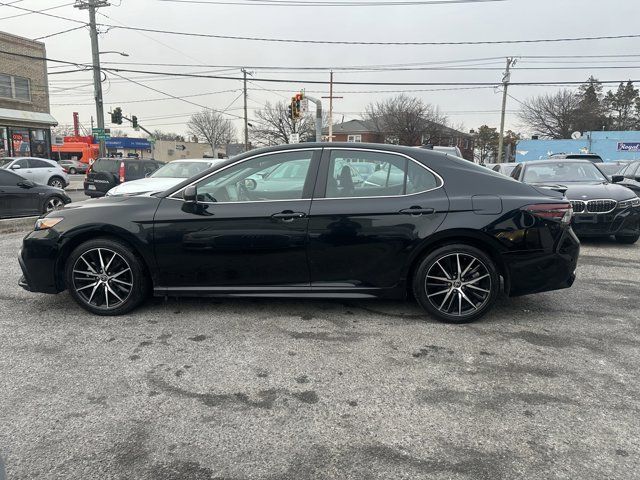 2023 Toyota Camry Hybrid SE Nightshade