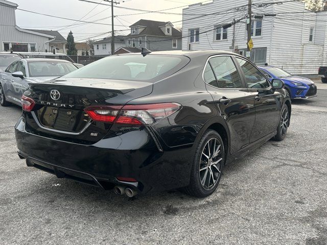 2023 Toyota Camry Hybrid SE Nightshade