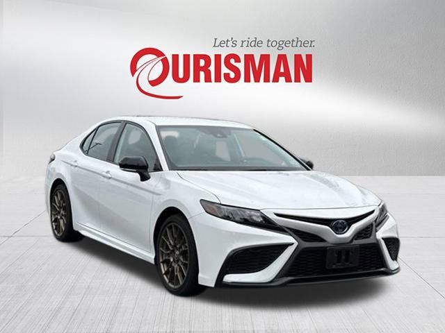 2023 Toyota Camry Hybrid SE Nightshade