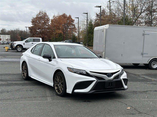 2023 Toyota Camry Hybrid SE Nightshade