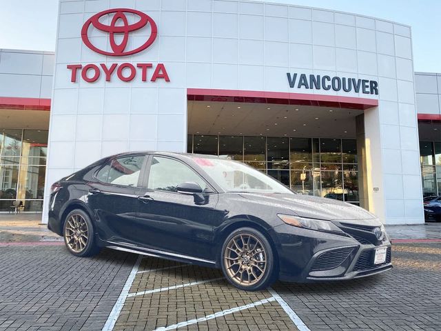 2023 Toyota Camry Hybrid SE Nightshade