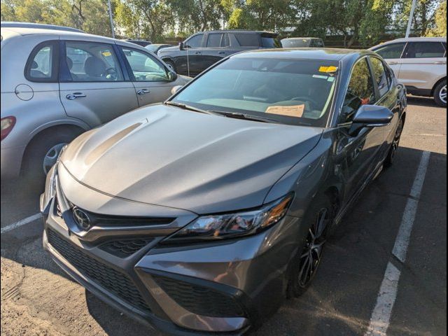 2023 Toyota Camry Hybrid SE Nightshade