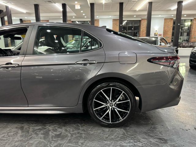 2023 Toyota Camry Hybrid SE Nightshade