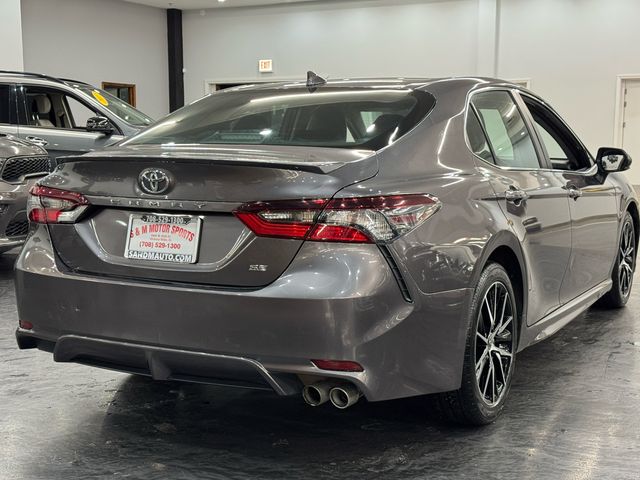 2023 Toyota Camry Hybrid SE Nightshade