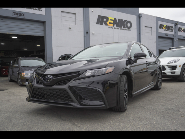 2023 Toyota Camry Hybrid SE Nightshade