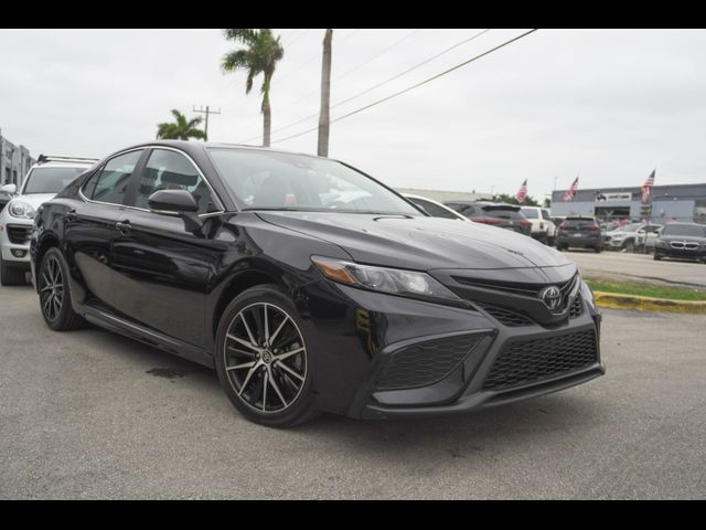 2023 Toyota Camry Hybrid SE Nightshade