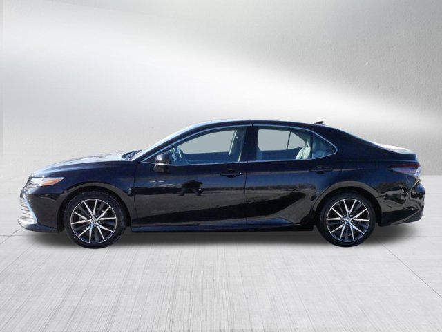 2023 Toyota Camry Hybrid XLE