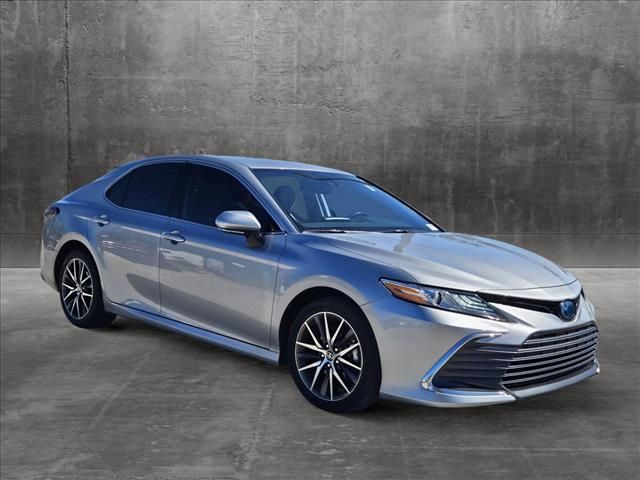 2023 Toyota Camry Hybrid XLE