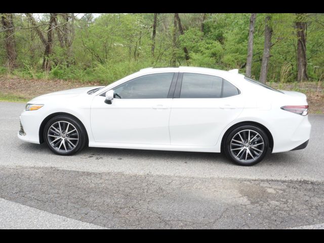 2023 Toyota Camry Hybrid XLE