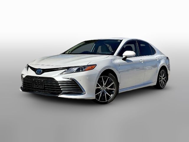 2023 Toyota Camry Hybrid XLE