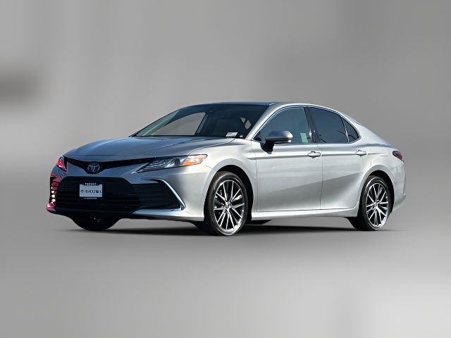 2023 Toyota Camry Hybrid XLE