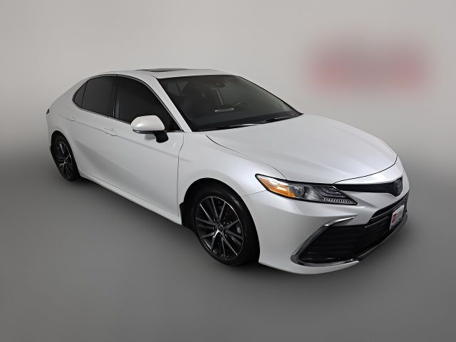 2023 Toyota Camry Hybrid XLE