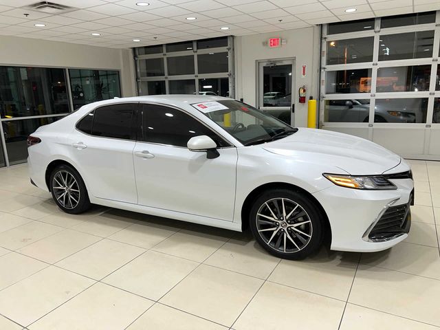 2023 Toyota Camry Hybrid XLE