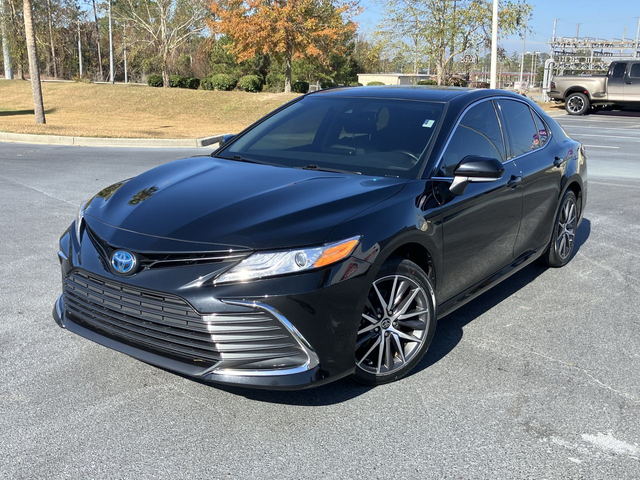 2023 Toyota Camry Hybrid XLE