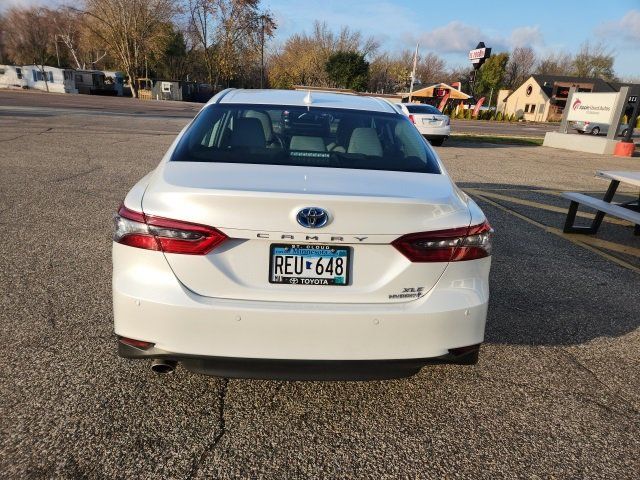 2023 Toyota Camry Hybrid XLE