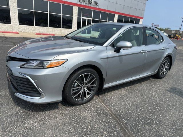 2023 Toyota Camry Hybrid XLE