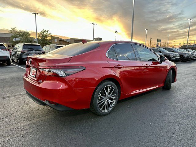 2023 Toyota Camry Hybrid XLE