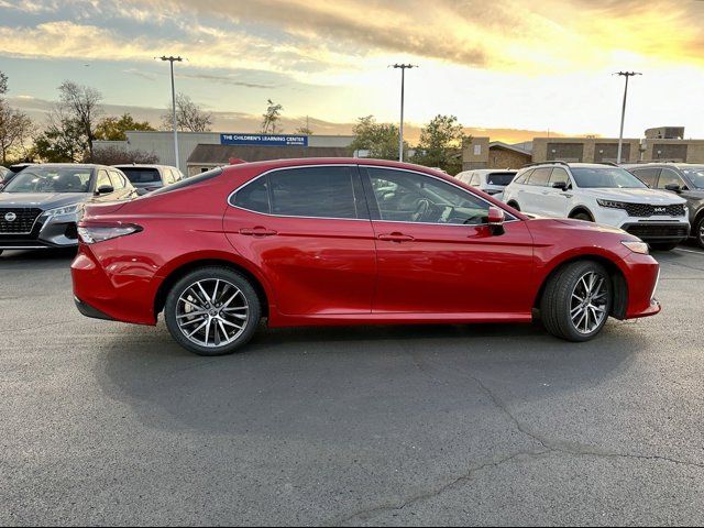 2023 Toyota Camry Hybrid XLE