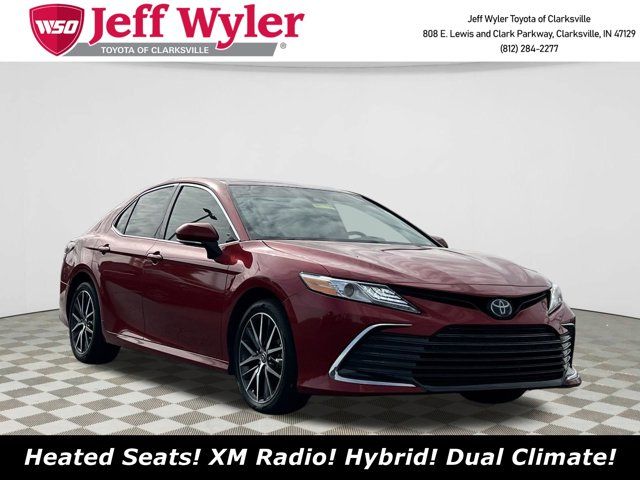 2023 Toyota Camry Hybrid XLE