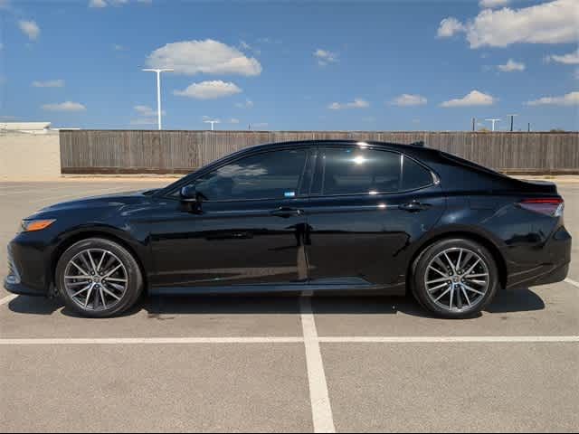 2023 Toyota Camry Hybrid XLE