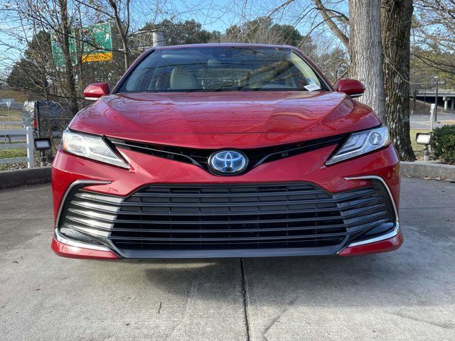 2023 Toyota Camry Hybrid XLE