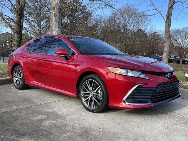 2023 Toyota Camry Hybrid XLE