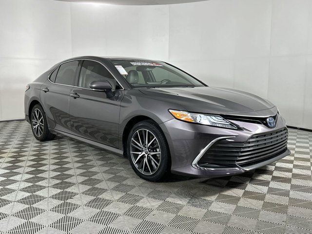 2023 Toyota Camry Hybrid XLE