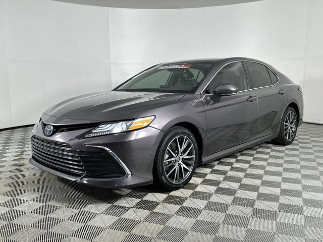 2023 Toyota Camry Hybrid XLE