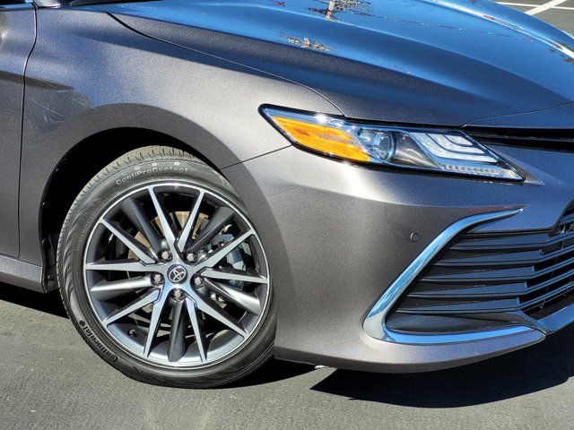 2023 Toyota Camry Hybrid XLE