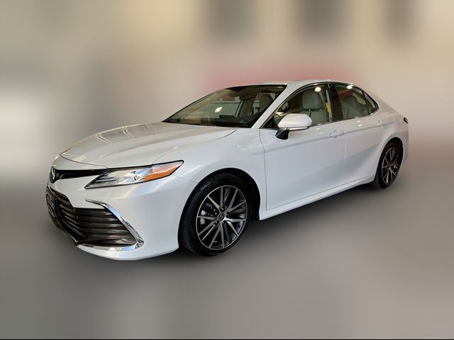 2023 Toyota Camry Hybrid XLE