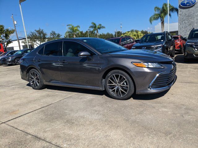 2023 Toyota Camry Hybrid XLE