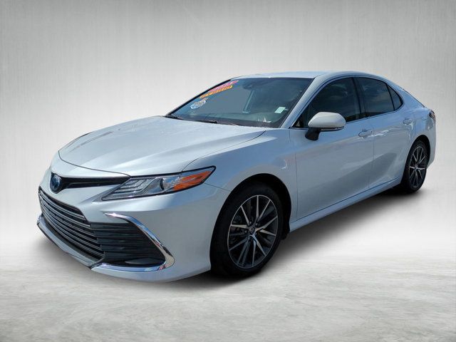 2023 Toyota Camry Hybrid XLE