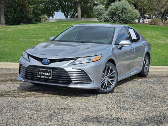 2023 Toyota Camry Hybrid XLE