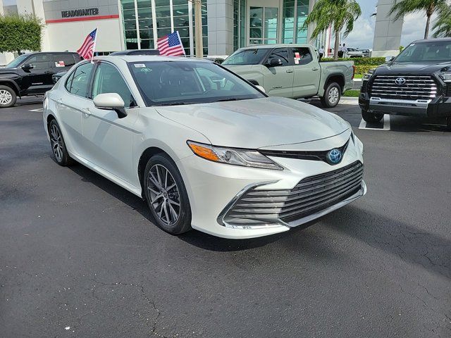 2023 Toyota Camry Hybrid XLE