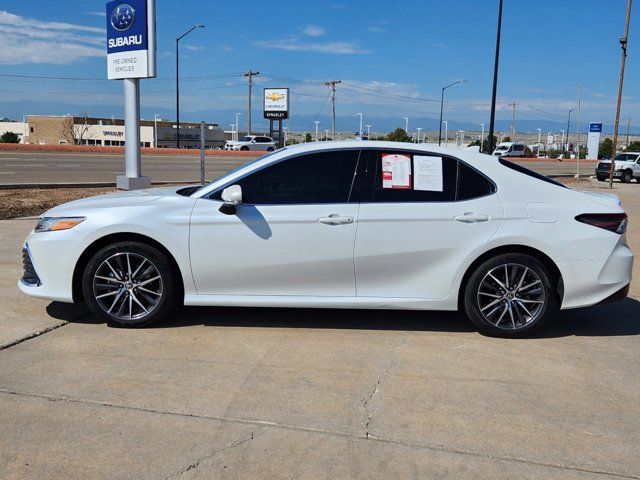 2023 Toyota Camry Hybrid XLE