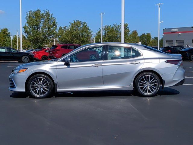 2023 Toyota Camry Hybrid XLE