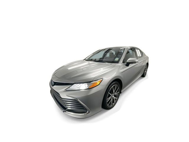 2023 Toyota Camry Hybrid XLE