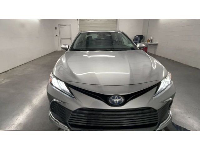 2023 Toyota Camry Hybrid XLE