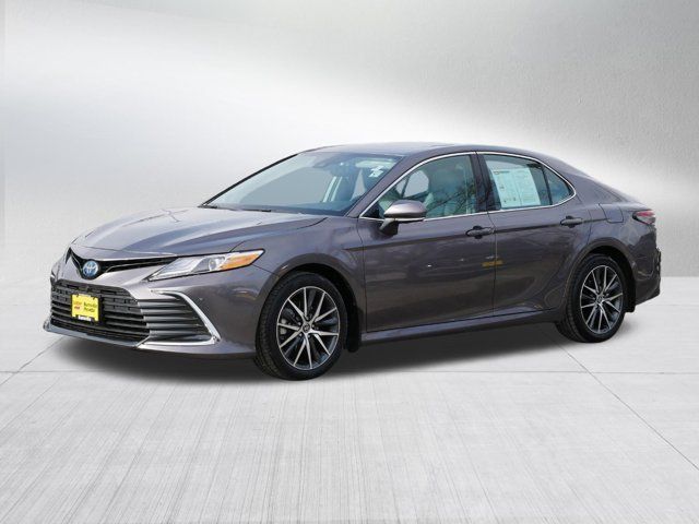 2023 Toyota Camry Hybrid XLE