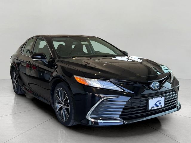 2023 Toyota Camry Hybrid XLE