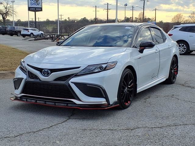 2023 Toyota Camry Hybrid XSE