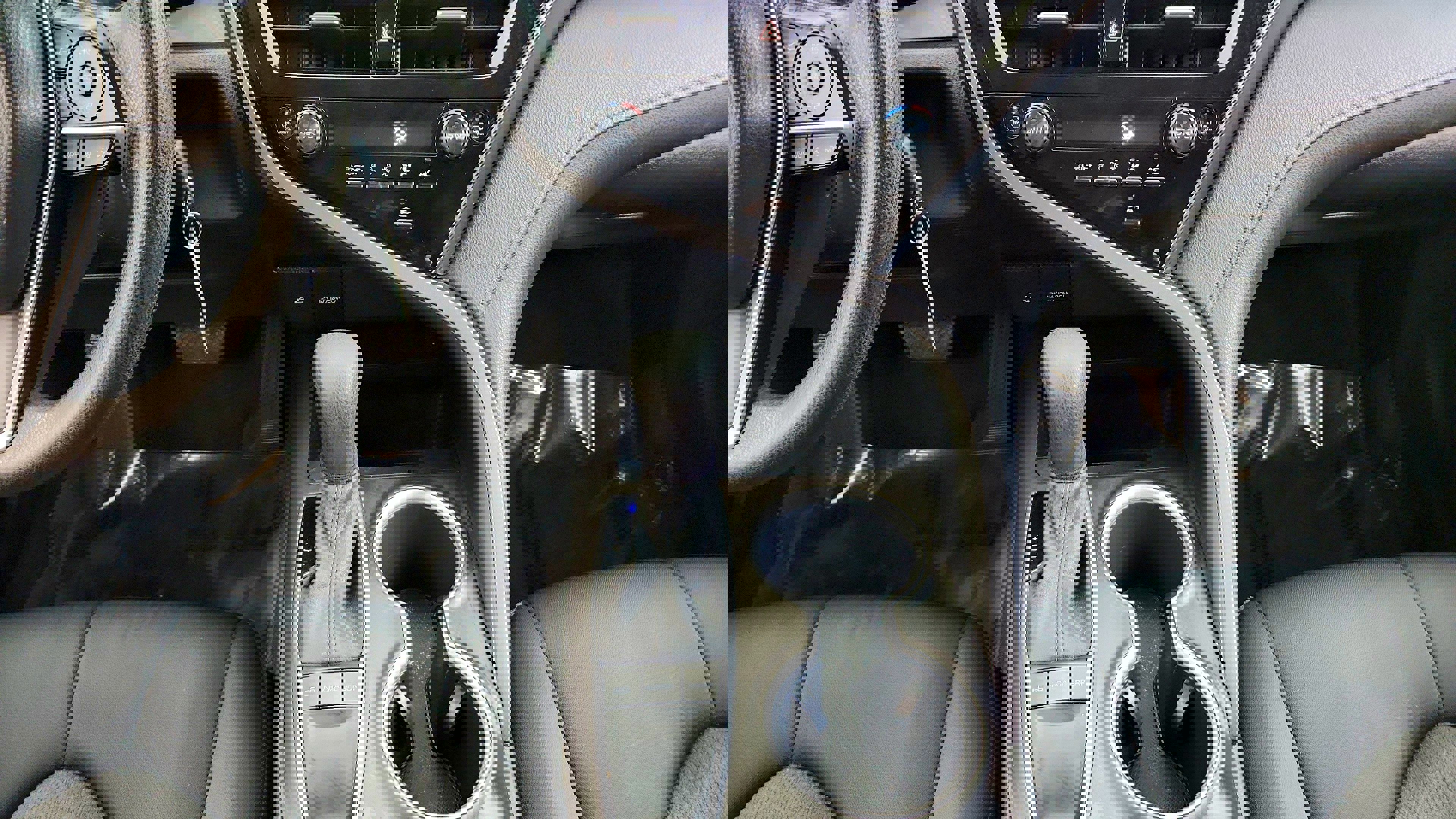 Vehicle image 24 of 32