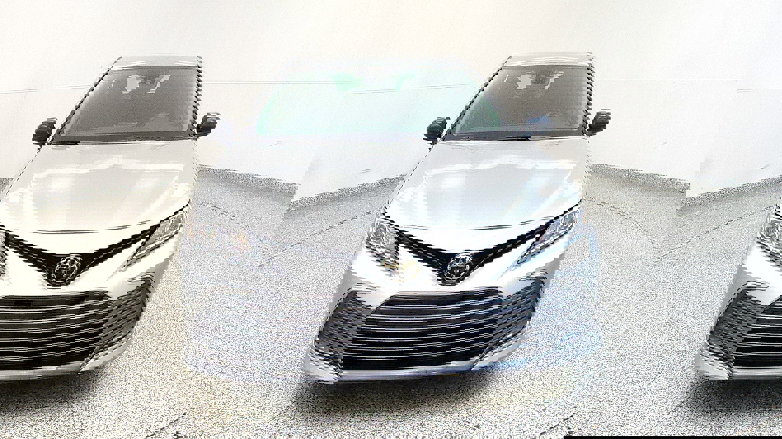 Vehicle image 3 of 32